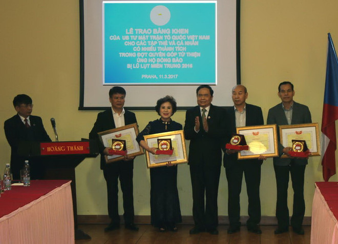 Mặt trận Tổ quốc vinh danh tấm lòng vì miền Trung ở Cộng hòa Séc ảnh 1