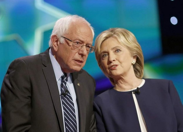 Ông Bernie Sanders ủng hộ bà Hillary Clinton. (Nguồn: thegazette.com) Ông Sanders cam kết hợp tác với bà Clinton để đánh bại tỷ phú Trump ảnh 1