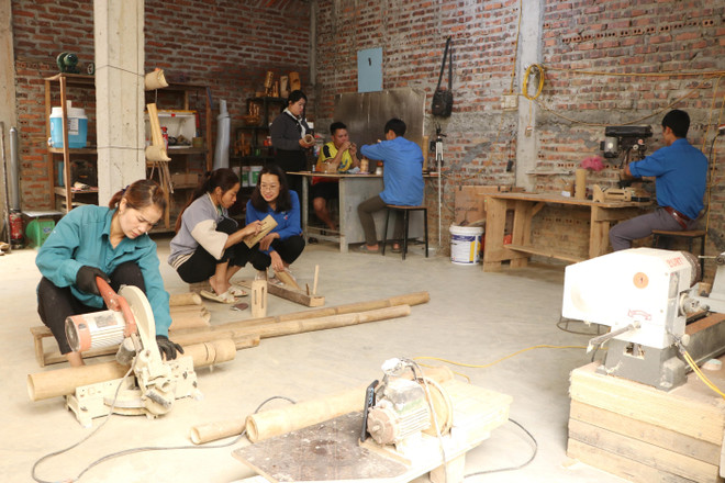 Thanh niên dân tộc Thái khởi nghiệp thành công từ đèn ống tre ảnh 4