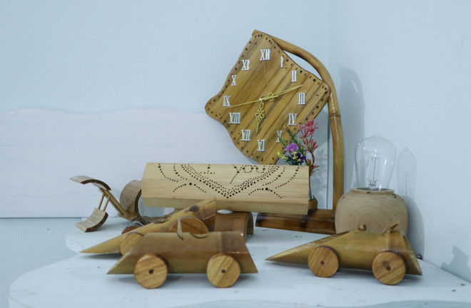 Thanh niên dân tộc Thái khởi nghiệp thành công từ đèn ống tre ảnh 3