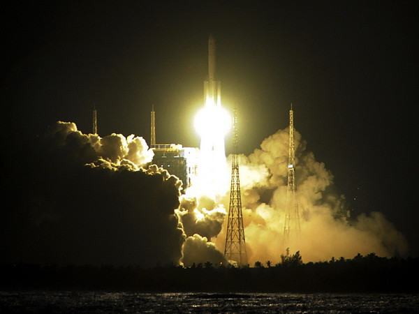 Tên lửa Trung Quốc lần đầu ra mắt tại triển lãm quốc tế ảnh 1