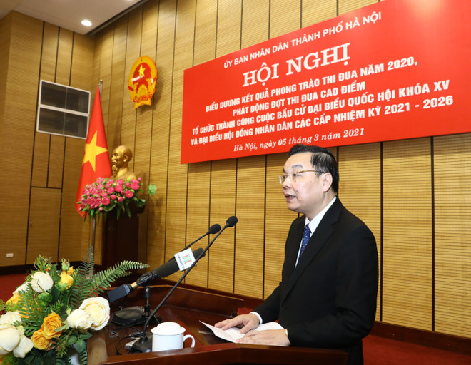 Chủ tịch UBND thành phố Hà Nội Chu Ngọc Anh, Chủ tịch Hội đồng Thi đua Khen thưởng thành phố phát động thi đua. (Ảnh: Văn Điệp/TTXVN) Bầu cử Quốc hội và HĐND: Hà Nội phát động đợt thi đua cao điểm ảnh 1