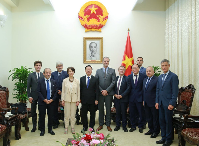 Phó Thủ tướng Trần Hồng Hà tiếp bà Marie-Hélène Loison, Phó Tổng Giám đốc Cơ quan phát triển Pháp (AFD). (Ảnh: TTXVN phát) ttxvn_pho_thu_tuong_tran_hong_ha_tiep_pho_tong_giam_doc_co_quan_phat_trien_phap_17-2.jpg