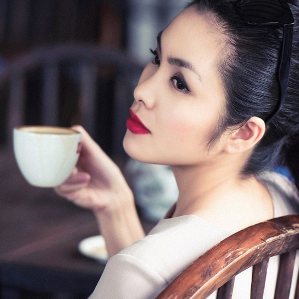 Phong cách hút hồn sau khi sinh của "ngọc nữ" Tăng Thanh Hà ảnh 9