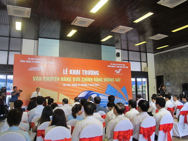 Chính thức chạy toa xe bưu điện tuyến đường sắt Bắc-Nam ảnh 1