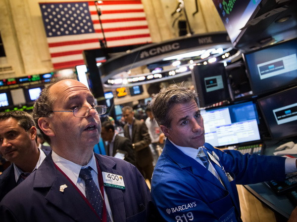 Sự lây lan của Ebola khiến thị trường chứng khoán Mỹ chao đảo ảnh 1