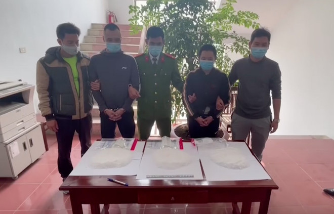 Hưng Yên: Bắt tạm giam hai đối tượng vận chuyển trái phép 3kg ma túy ảnh 1