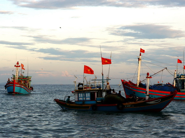 (Ảnh minh họa: Huy Hùng/TTXVN) Việt Nam tổ chức tọa đàm về quyền của người lao động trên biển ảnh 1