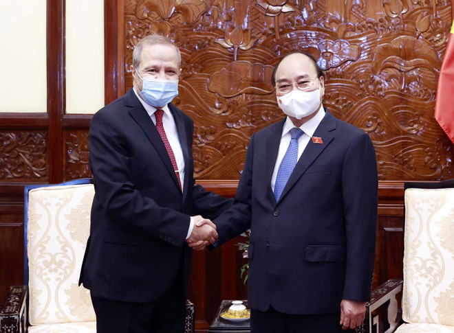 Chủ tịch nước Nguyễn Xuân Phúc tiếp Đại sứ Algeria chào từ biệt ảnh 1