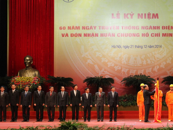 Ngành Điện lực đón nhận Huân chương Hồ Chí Minh lần hai ảnh 1