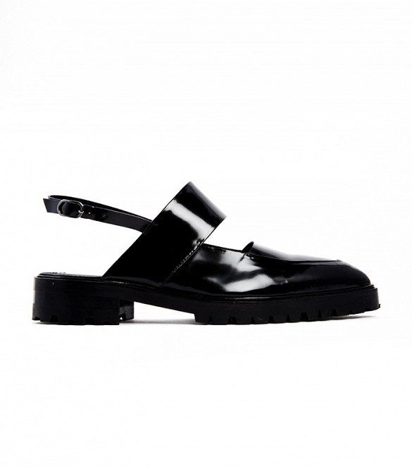 Mẫu giày bệt khiến các biểu tượng phong cách thời trang chao đảo ảnh 9