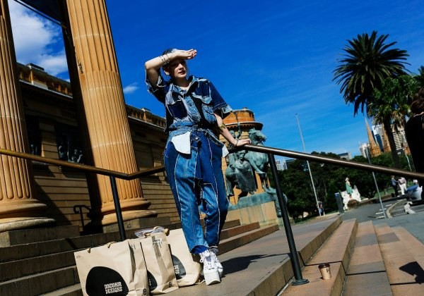 Xuân Hè 2015 chứng kiến sự trở lại mạnh mẽ của xu hướng denim ảnh 6