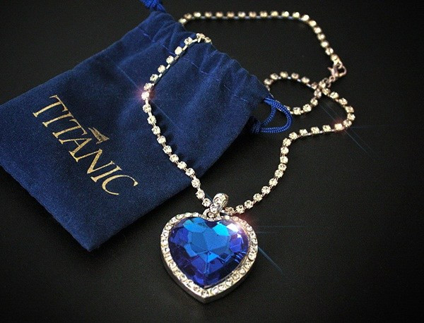 Chiêm ngưỡng năm món đồ thời trang đắt giá nhất trong phim ảnh ảnh 5