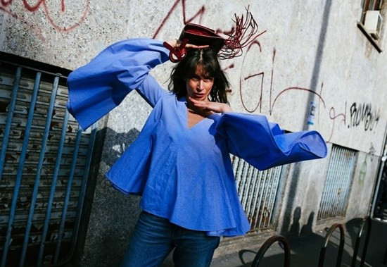 Biến nhược điểm thành thế mạnh nhờ những bộ trang phục tinh tế ảnh 9