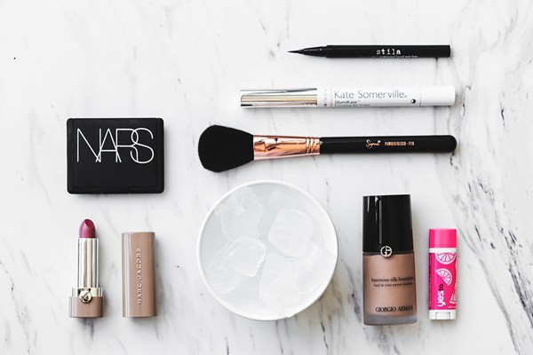 Nghiên cứu năm cách làm đẹp bất ngờ từ đá viên trong tủ lạnh ảnh 4