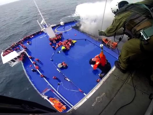 Vụ cháy phà ở Hy Lạp: Đã có 10 người chết, 38 người vẫn mất tích ảnh 1