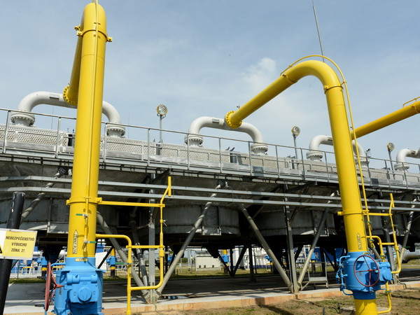 Ukraine hối thúc EU gây thêm sức ép với tập đoàn dầu khí của Nga ảnh 1