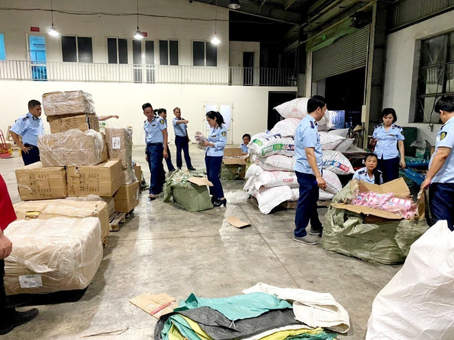 Thành phố Hồ Chí Minh tạm giữ gần 7.000 điếu xì gà ngoại nhập ảnh 2