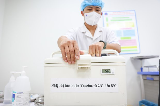 Hộp bảo quản vaccine AstraZeneca. (Ảnh: Minh Sơn/Vietnam+) JICA cấp 1.600 hộp lạnh bảo quản vaccine cho Việt Nam ảnh 1
