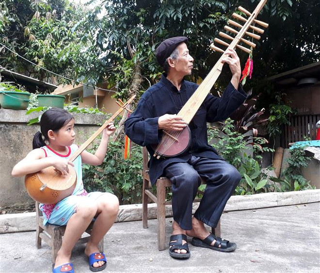 Giấc mơ 20 năm và cây đàn tính 12 dây của “Vua tính tẩu” ảnh 1