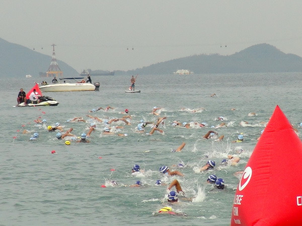 215 vận động viên tham gia thi ba môn phối hợp Challenge Việt Nam ảnh 1