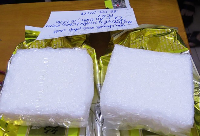 Bắt giữ đối tượng vận chuyển 7.400 viên ma túy từ Lào về Việt Nam ảnh 1