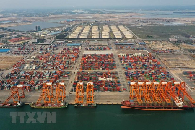 Cảng hàng hóa Khâm Châu, Khu tự trị Choang Quảng Tây của Trung Quốc. (Ảnh: THX/TTXVN) Trung Quốc nghiên cứu cách ứng phó áp lực tối đa từ bên ngoài ảnh 1