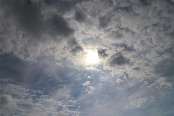 Chỉ số tia cực tím ở TP.HCM và Phú Quốc ở mức nguy cơ gây hại rất cao ảnh 1