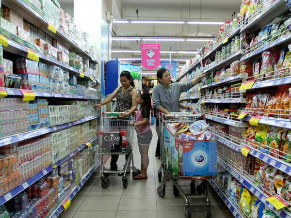 Hàng tiêu dùng vẫn "cố thủ" cho dù giá xăng đã giảm liên tiếp ảnh 1