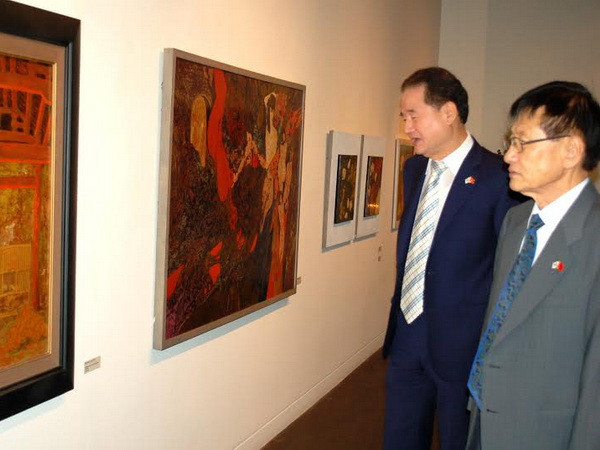 Hàng nghìn lượt khách chiêm ngưỡng tranh sơn mài Việt tại Seoul ảnh 1