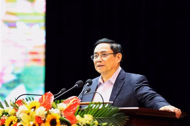 Ông Phạm Minh Chính thăm đối tượng chính sách, công nhân tại Sơn La ảnh 1