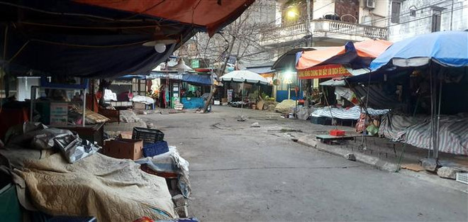 Quảng Ninh tạm đóng cửa chợ Cột 3 do vi phạm quy định phòng chống dịch. (Ảnh: Bùi Đức Hiếu/TTXVN) Quảng Ninh đã cơ bản kiểm soát được dịch COVID-19 ảnh 2