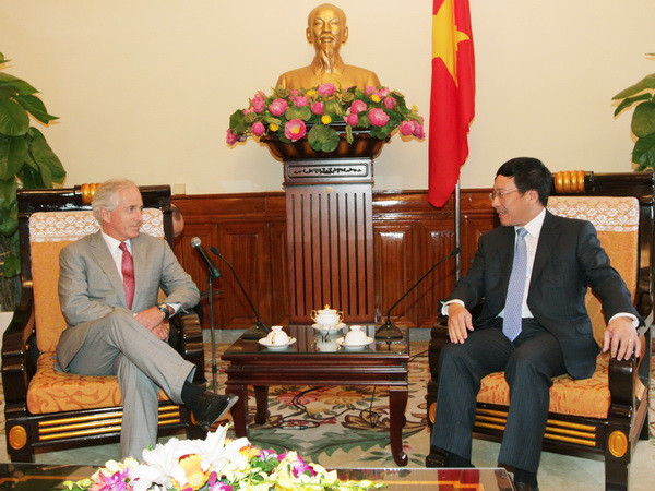 Phó Thủ tướng Phạm Bình Minh tiếp thượng nghị sỹ Bob Corker ảnh 1