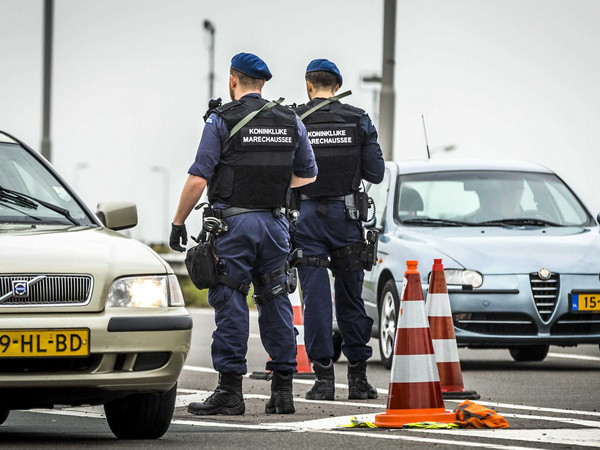 Hà Lan lo ngại làn sóng các tay súng thánh chiến trở về nước ảnh 1