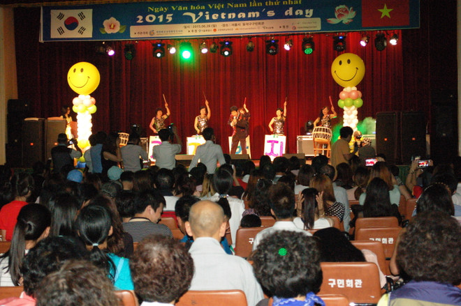 "Psy nhí" khuấy động Ngày Văn hóa Việt Nam tại Hàn Quốc ảnh 2