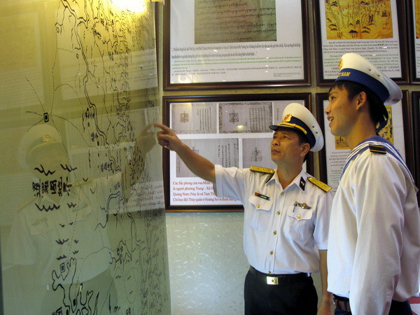 Quảng Ninh trưng bày bằng chứng chủ quyền Hoàng Sa, Trường Sa ảnh 1