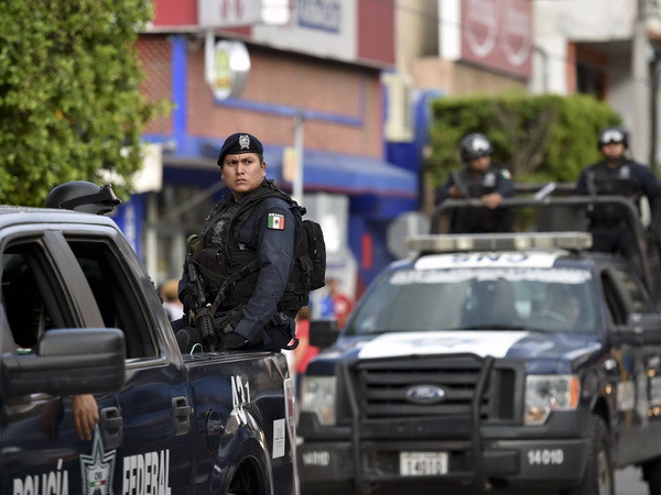 Cảnh sát Mexico phát hiện thêm 4 hố chôn tập thể tại Iguala ảnh 1