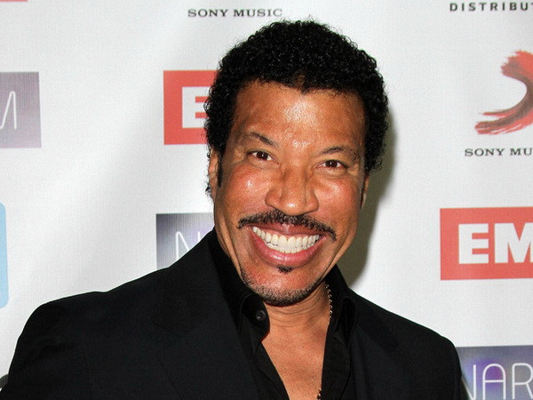 Lionel Richie muốn được đóng góp cho album tiếp theo của Daft Punk ảnh 1