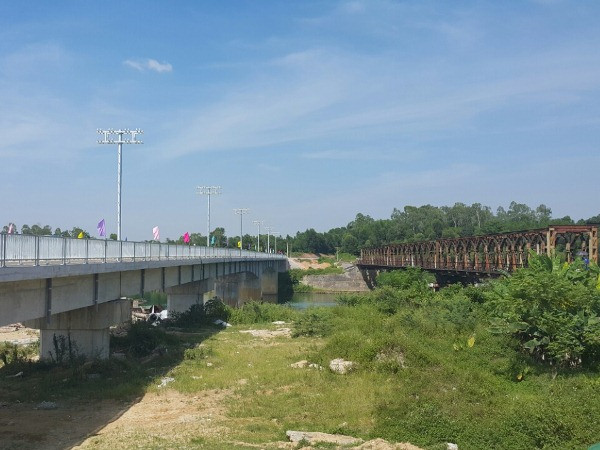 Đường sắt chuyển tuyến sang khai thác trên cầu Sông Bồ mới ảnh 2