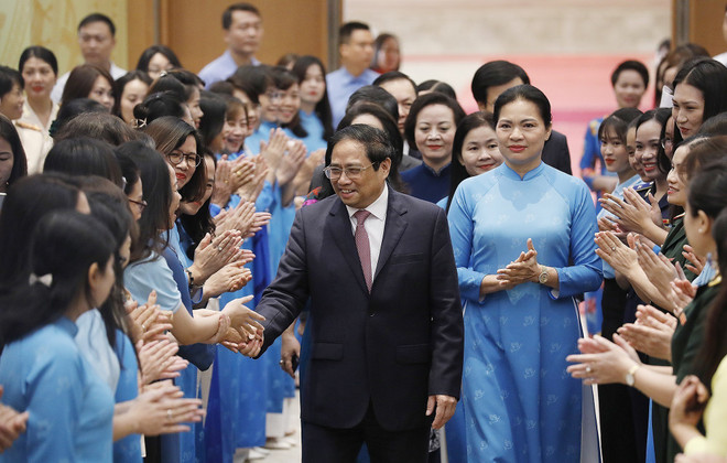 Thủ tướng Phạm Minh Chính chia sẻ, giải đáp nhiều câu hỏi của phụ nữ ảnh 1
