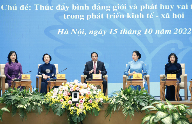 Thủ tướng Phạm Minh Chính chia sẻ, giải đáp nhiều câu hỏi của phụ nữ ảnh 2