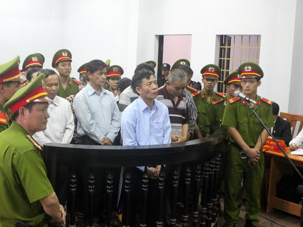 Tuyên án tử hình nguyên giám đốc Ngân hàng VDB ảnh 1