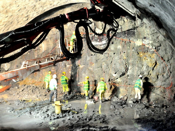 Tháo gỡ vướng mắc giải phóng mặt bằng cao tốc Đà Nẵng-Quảng Ngãi ảnh 1