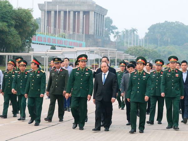 Thủ tướng làm việc với Ban quản lý Lăng Chủ tịch Hồ Chí Minh ảnh 1