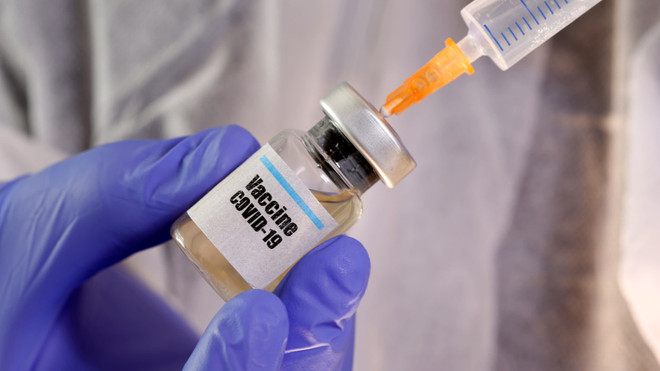 Ảnh minh họa. (Nguồn: Reuters) EU hy vọng sớm nhận được 200 triệu liều vắcxin từ BioNtech-Pfizer ảnh 1
