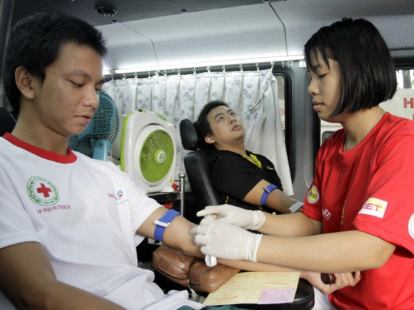 Chương trình Hành trình Đỏ tiếp nhận được 2.800 đơn vị máu ảnh 1
