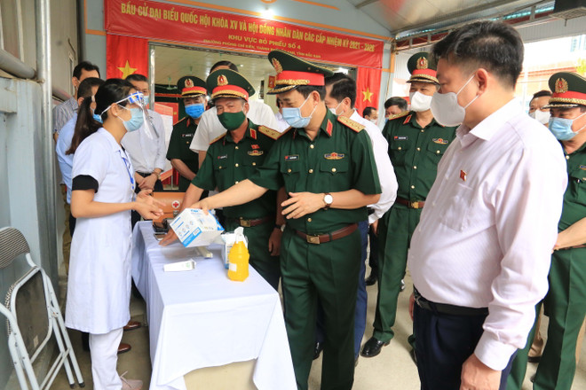 Ông Phan Văn Giang kiểm tra công tác chuẩn bị bầu cử tại Bắc Kạn ảnh 1