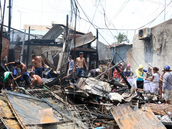 Kiên Giang: Hỏa hoạn thiêu rụi hoàn toàn 2 căn nhà bán tạp hóa ảnh 1