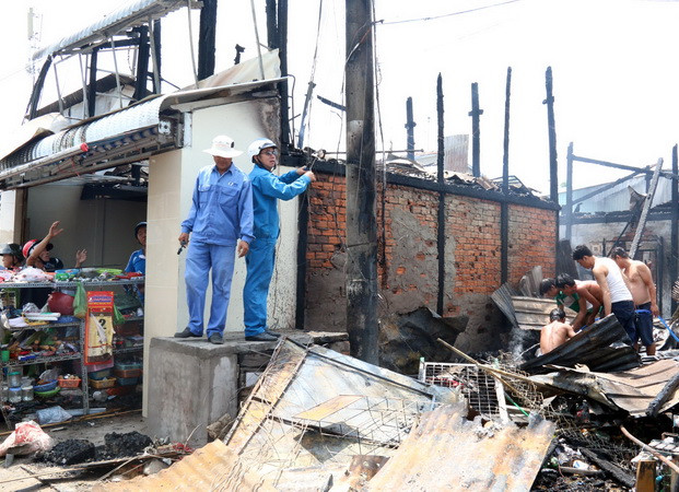 Kiên Giang: Hỏa hoạn thiêu rụi hoàn toàn 2 căn nhà bán tạp hóa ảnh 3