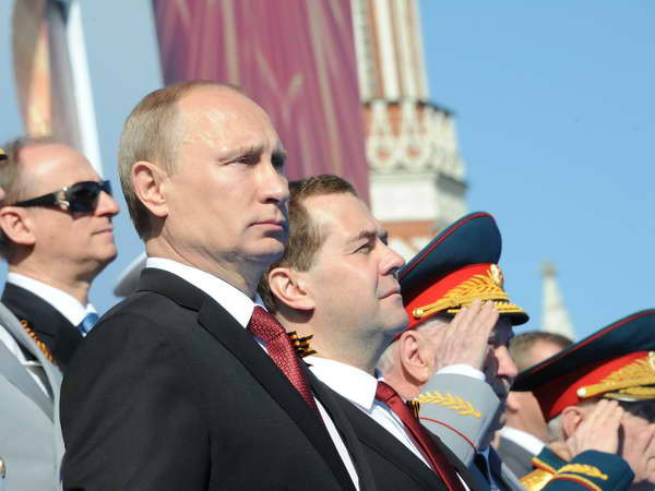 Mỹ và EU chỉ trích chuyến đi Crimea của Tổng thống Nga ảnh 1